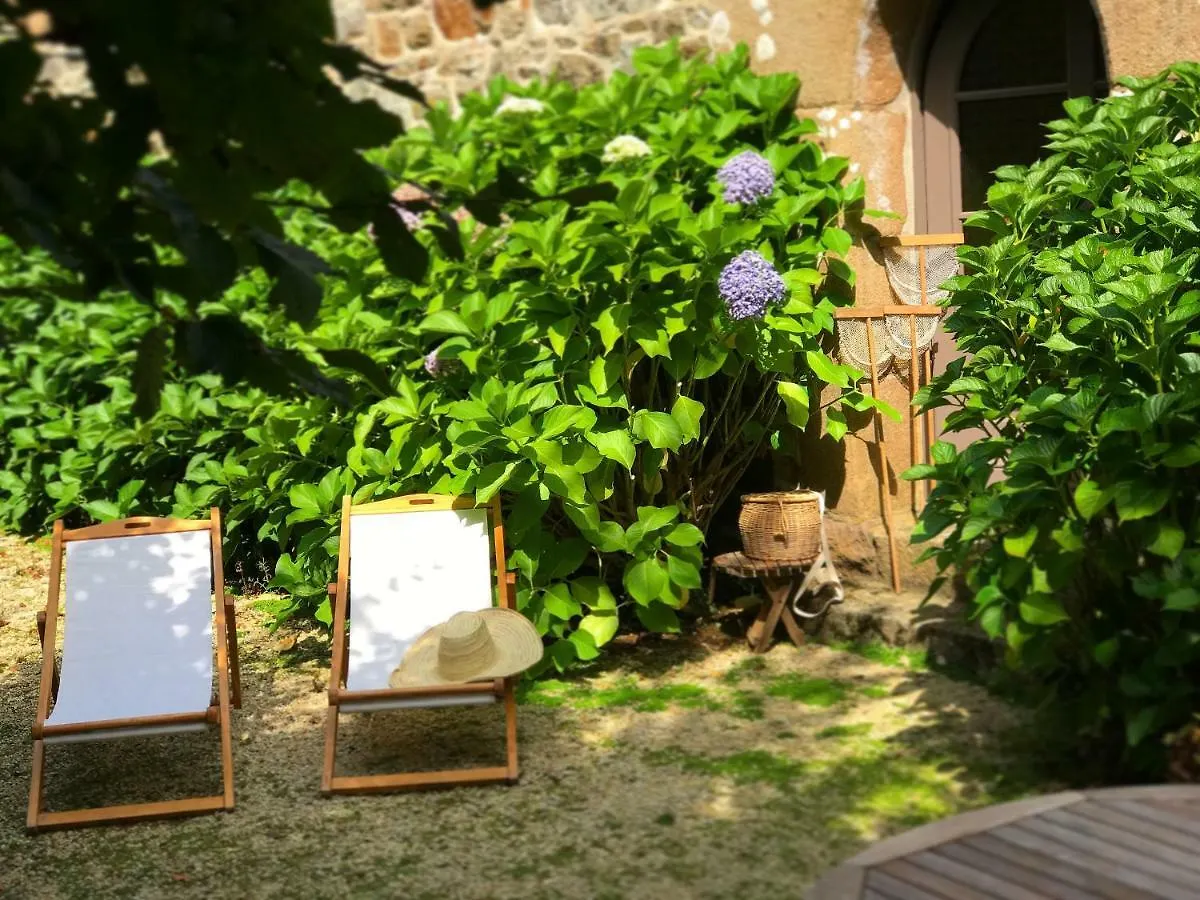 בית הארחה מלון Saint-Quay-Perros Manoir Des Petites Bretonnes צרפת