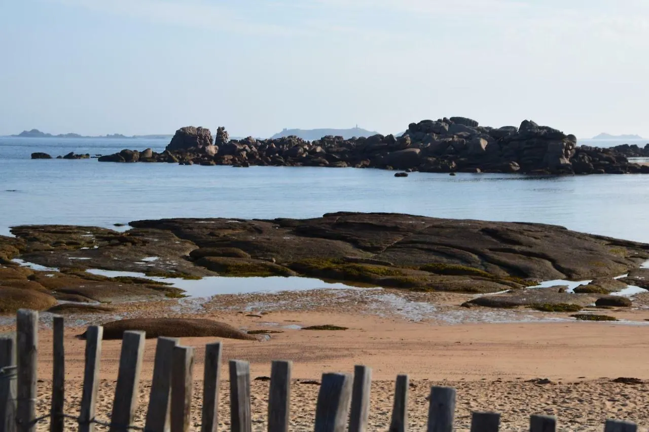 מלון Saint-Quay-Perros Manoir Des Petites Bretonnes