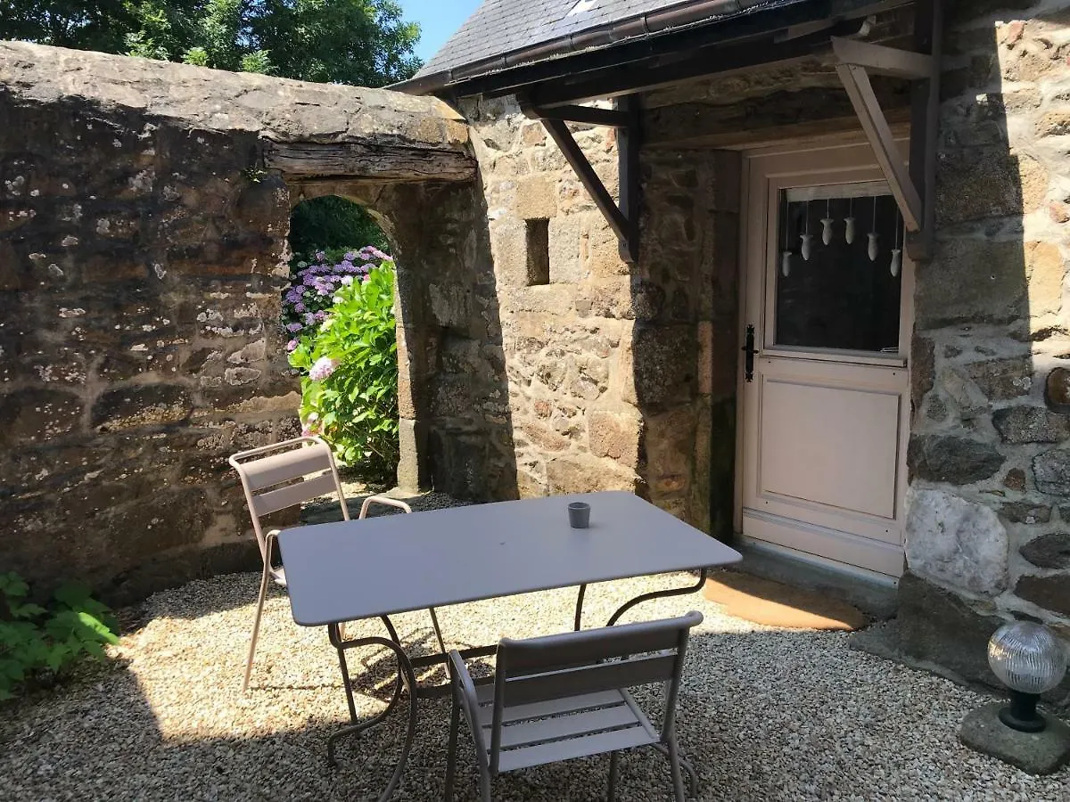 מלון Saint-Quay-Perros Manoir Des Petites Bretonnes 0*,  צרפת